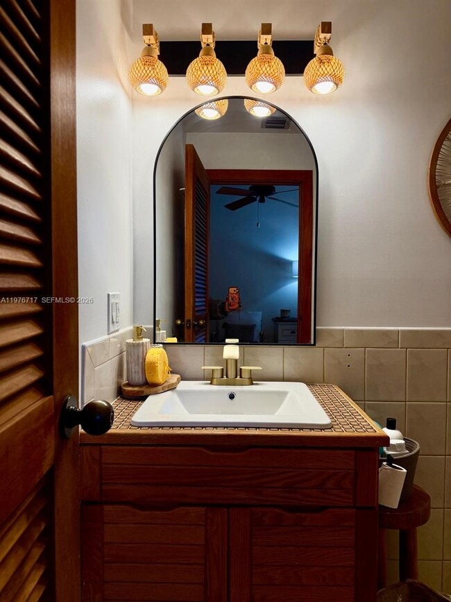 Building Photo - 1615 Harbor Dr