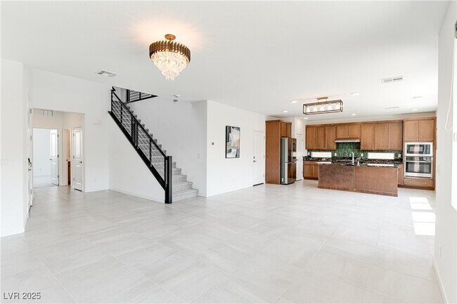 Building Photo - 6333 Redstone Hls Dr