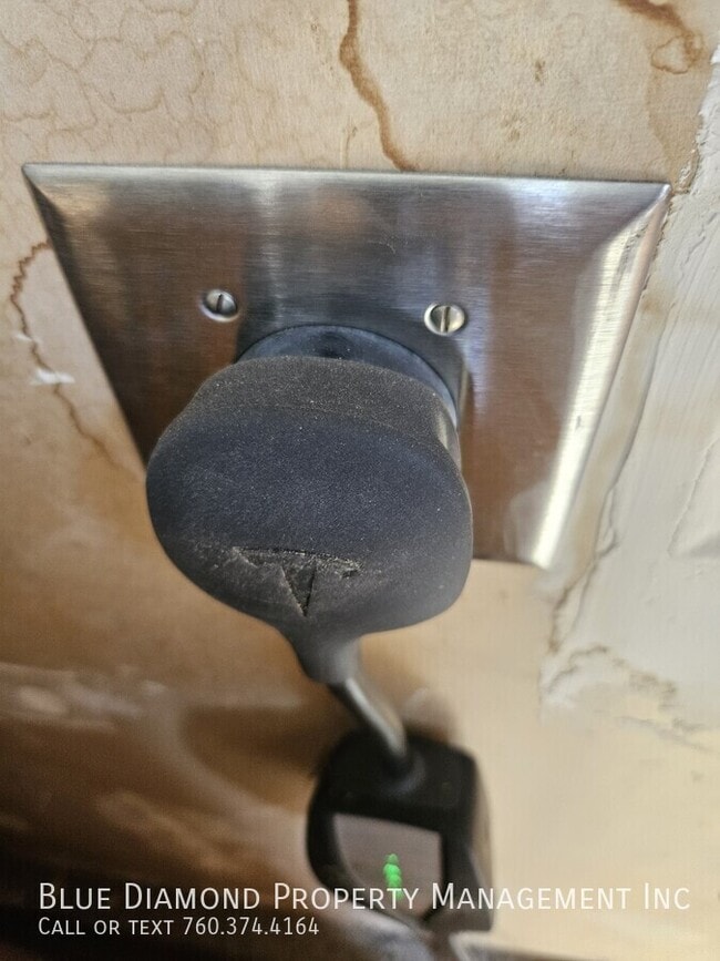 Building Photo - 1710 Shadow Mountain Dr