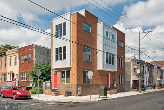 Building Photo - 601 W Porter St