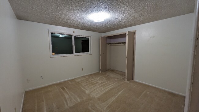 Building Photo - 807 E F St