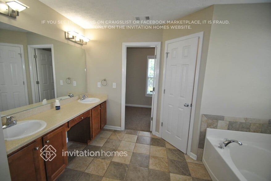 Building Photo - 3144 Oak Ridge Ln