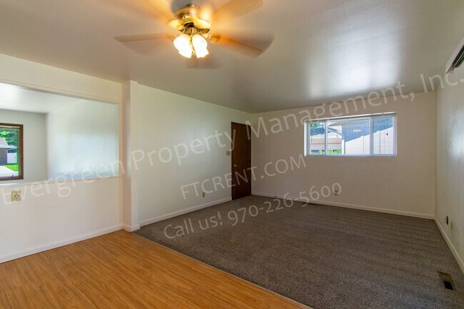 Building Photo - 2420 Poplar Dr