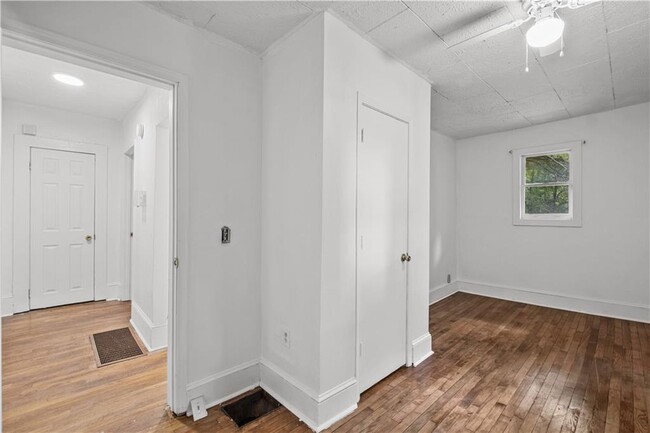 Building Photo - 3996 Campbellton Rd SW