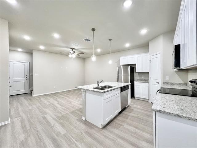 Building Photo - 3501 E Renfro St