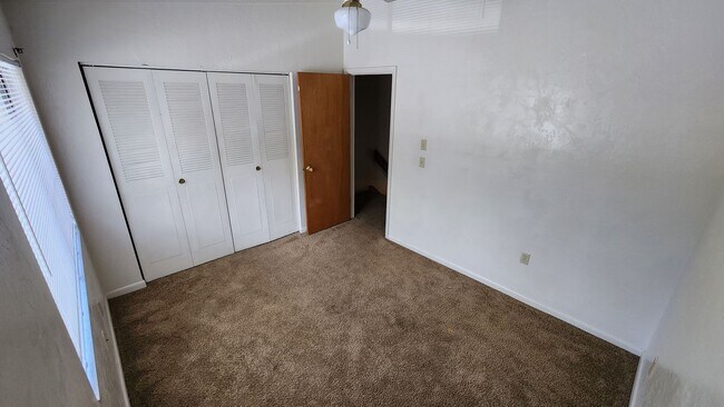 Building Photo - Mill Run 4026