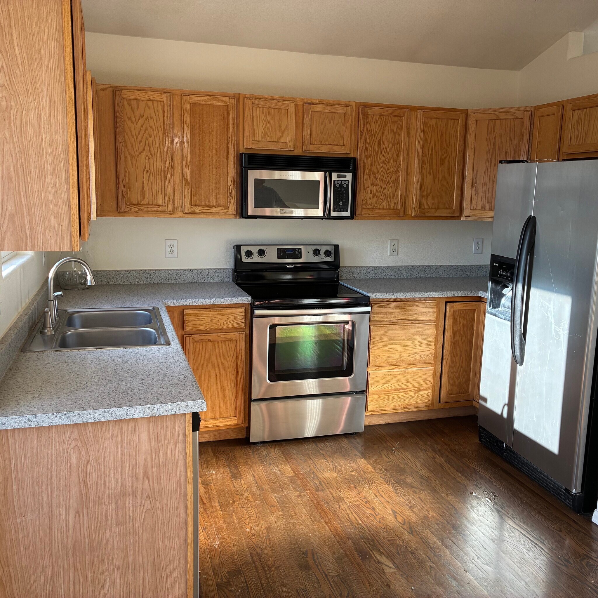 Building Photo - 8390 Dassel Dr