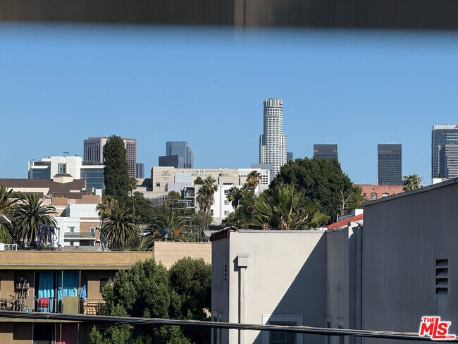 Building Photo - 340 S Benton Way