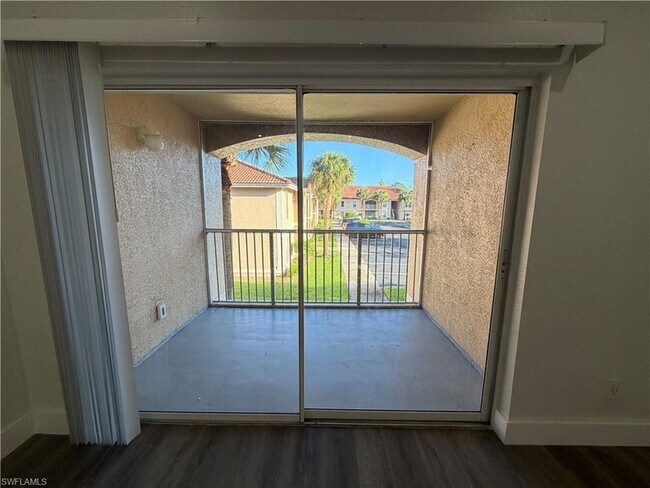 Building Photo - 8275 Ibis Club Dr