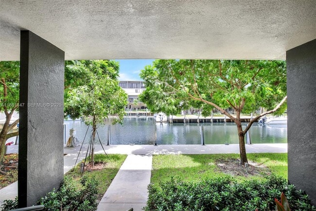 Building Photo - 164 SE 4th Terrace