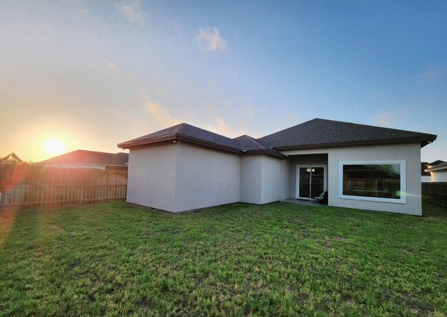 Building Photo - Cornell