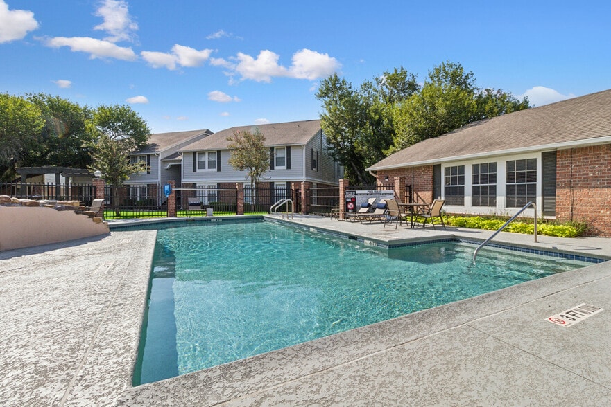 Primary Photo - Arbors Of Taylor