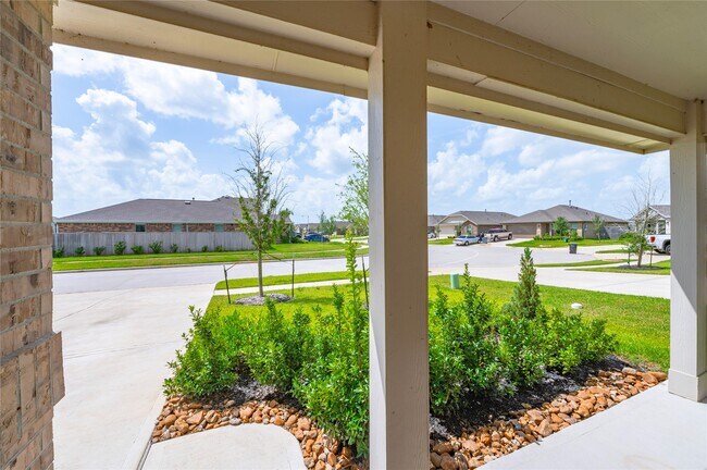 Building Photo - 2805 Fountain Wds Dr