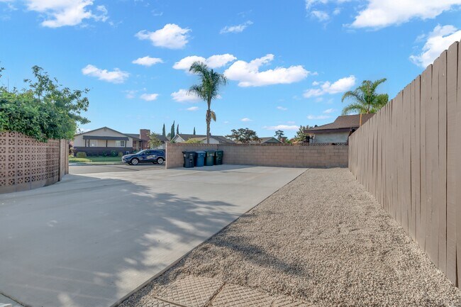 Building Photo - 11330 Cherrylee Dr