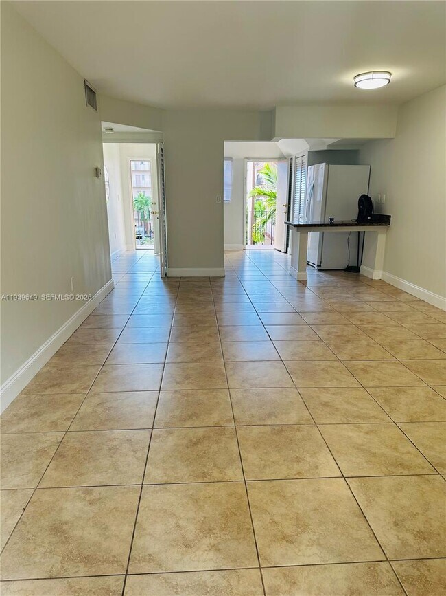 Building Photo - 1950 W 54th St