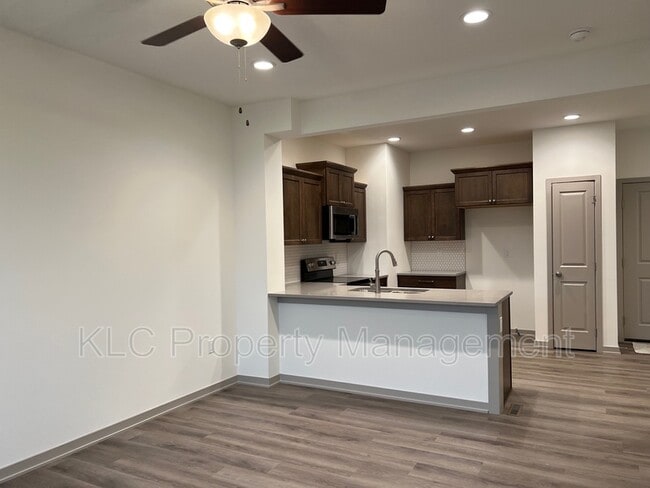 Building Photo - 1953 S Warrior Ln