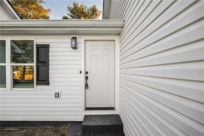 Building Photo - 42 Arnold Rd