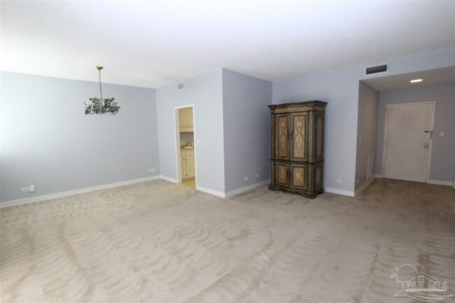 Building Photo - 825 Bayshore Dr
