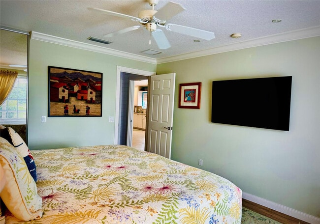 Building Photo - 10744 SW Elsinore Dr