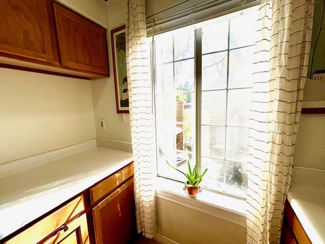 Kitchen Window looks onto patio - 5958 Gunbarrel Ave