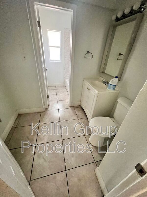 Building Photo - 1142 Carefree Cove Dr