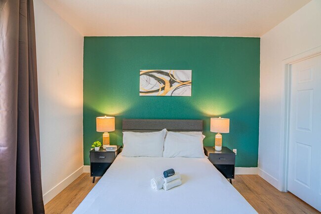 Building Photo - 6610 N 93rd Ave