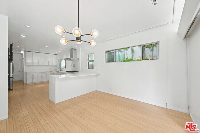 Building Photo - 9512 Duxbury Ln