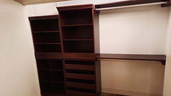 Building Photo - Elevate Your Lifestyle, Stunning 3-Bedroom Loft in Evanston