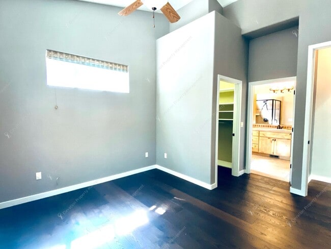Building Photo - Experience Luxury Living in Broken Top wit...