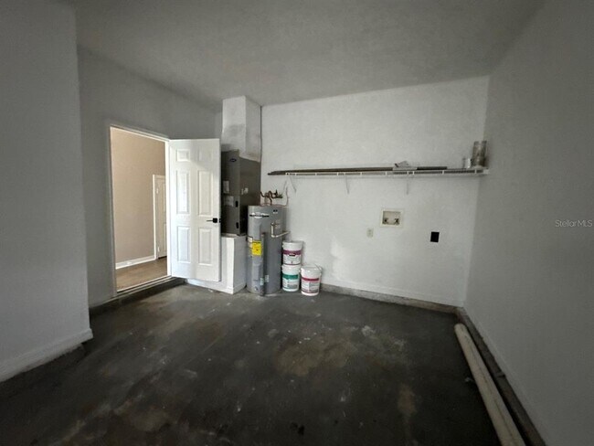 Building Photo - 2127 Tom St