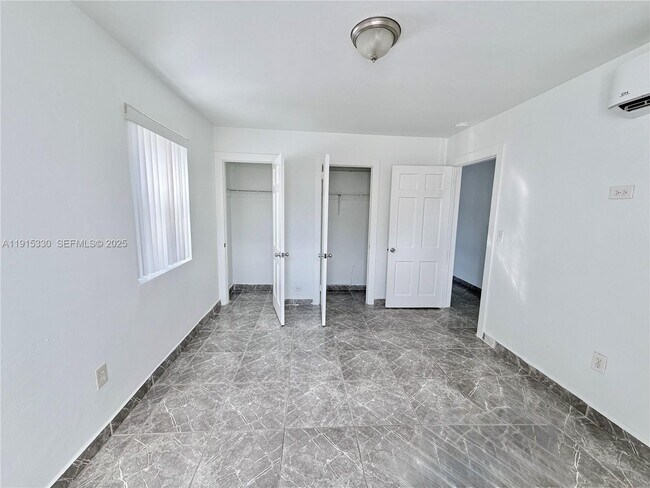 Building Photo - 11 Sidonia Ave