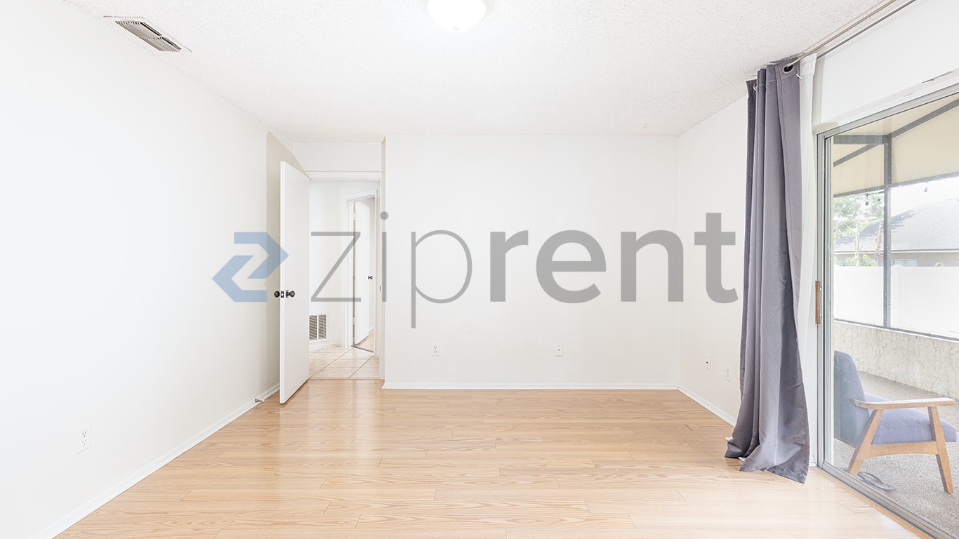 Building Photo - Unit