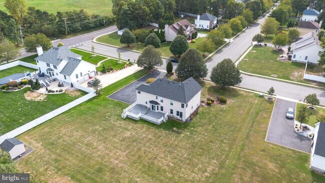 Building Photo - 27 Samantha Dr