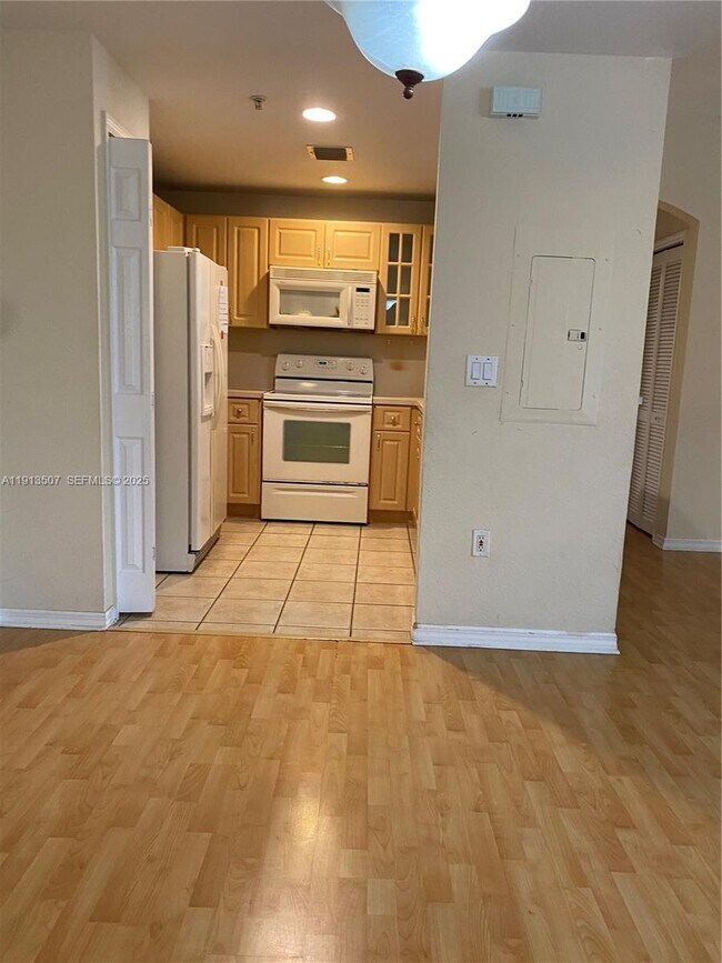 Building Photo - 6380 NW 114th Ave