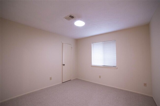 Building Photo - 13214 Ensley Wood Dr