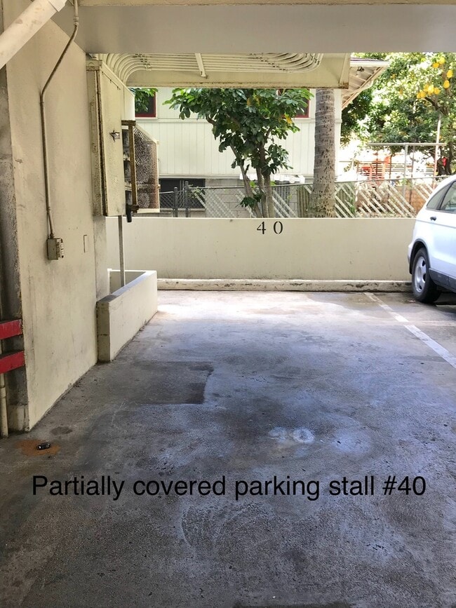 Building Photo - Westview Plaza - 1 bdrm, 1 bath, 1 covered...