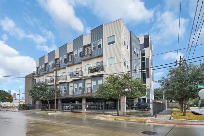 Building Photo - 1011 Studemont St