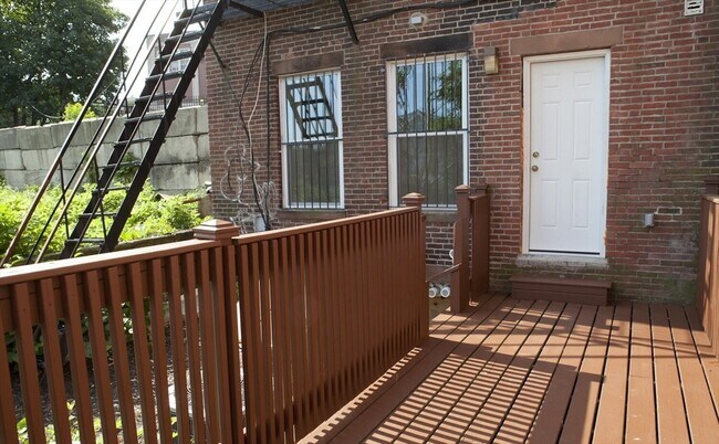 Building Photo - 4 Kearsarge Ave