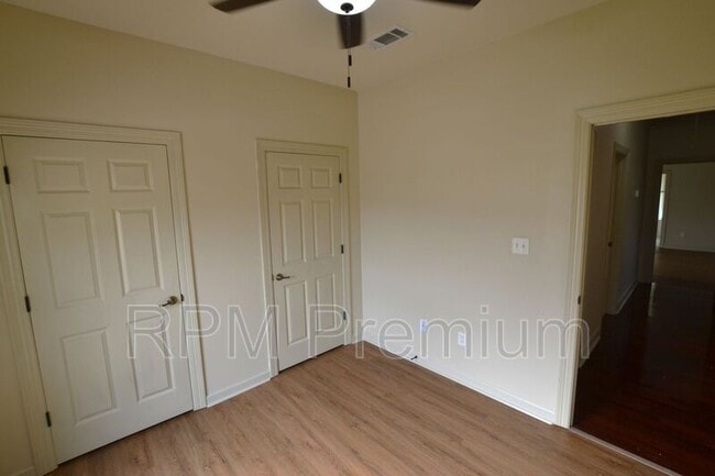 Building Photo - 2691 Woodbend