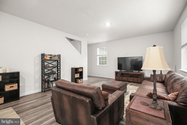Building Photo - 141 Livingwood Ct