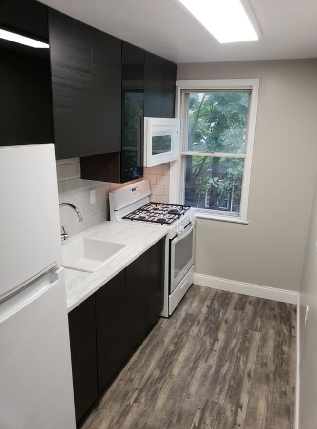 Kitchen - 1 Corbin Ct