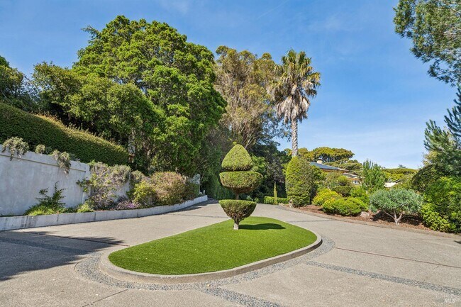 Building Photo - 95 Spring Ln