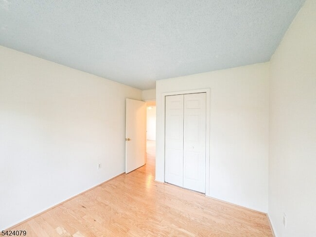 Building Photo - 15 Fisher Dr