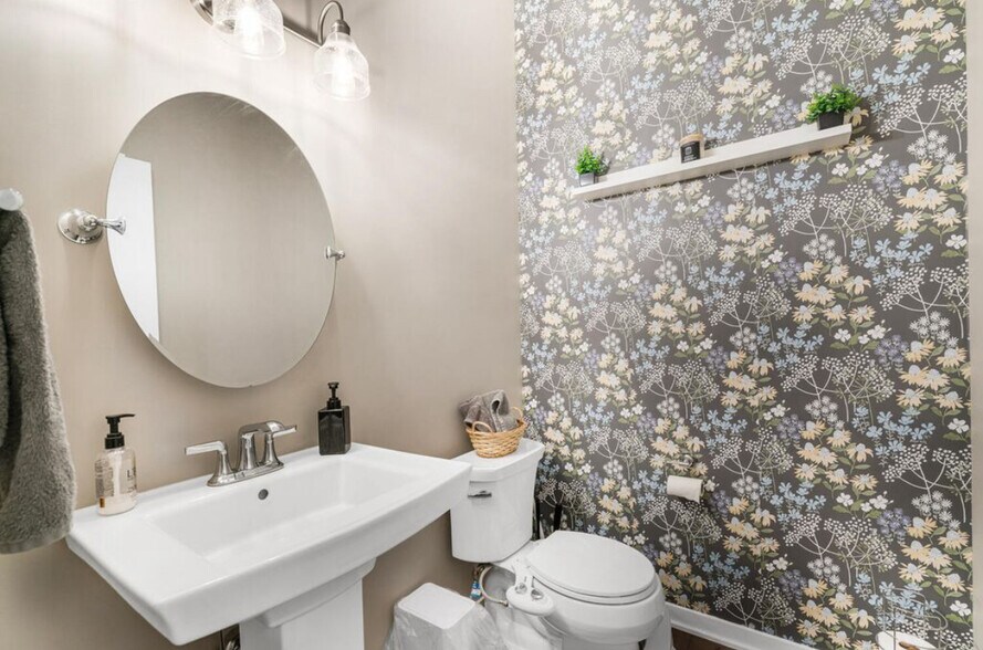 Building Photo - 10321 E C Ave