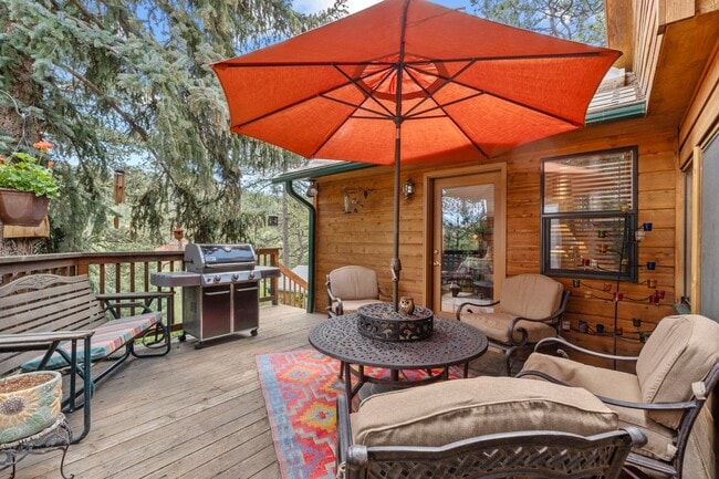 Building Photo - Cozy Green Mountain Falls Cottage