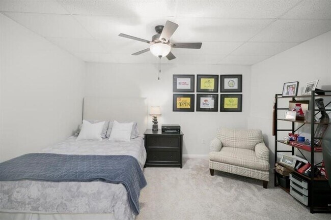 Building Photo - 12080 Greenmont Walk