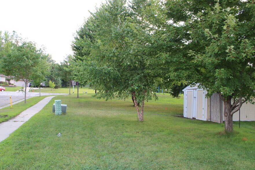 looking towards Viking Hills Park - 3991 Whiting Ln NE
