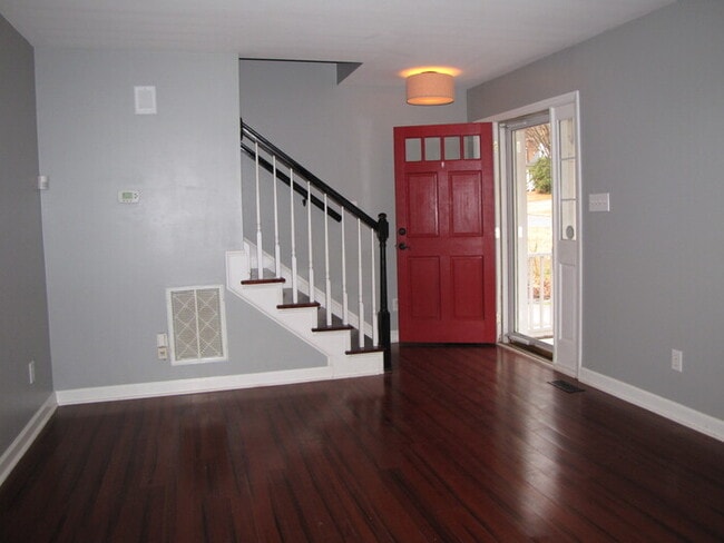 Building Photo - 2627 Bexley Ave