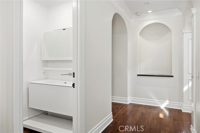 Building Photo - 18 Rue St Cloud