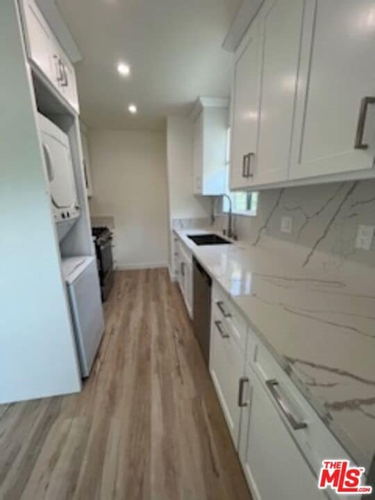 Building Photo - 9946 Farragut Dr